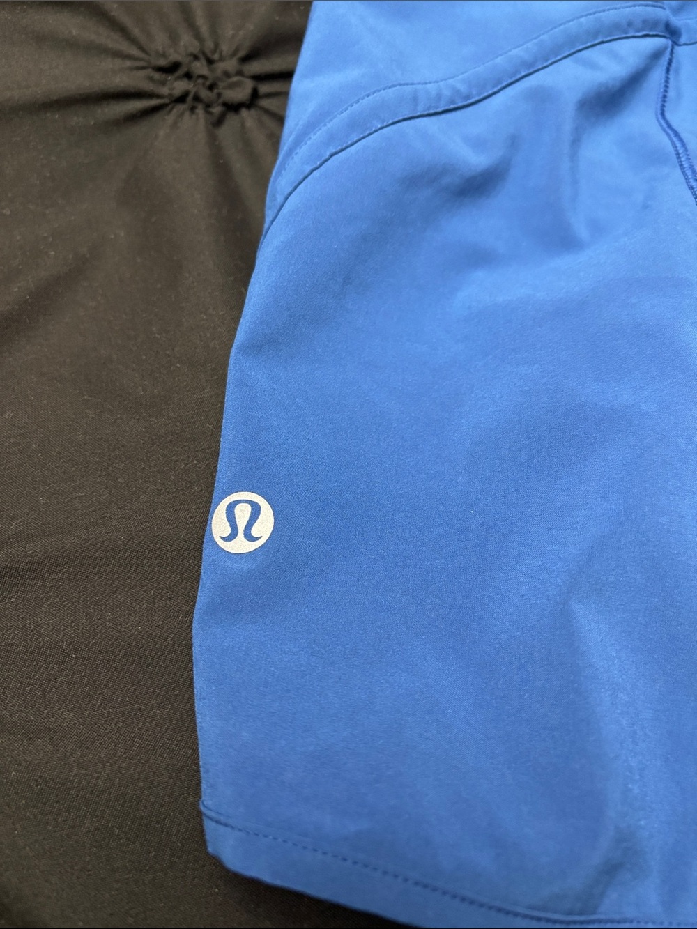 Women Lululemon Track That High-Rise Lined Short 5" - Picture 2 of 4